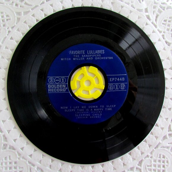 45 RPM KID'S RECORDS, LOT of 4 VINTAGE LULLABIES, THE SWING, THREE BLIND MICE + - Picture 9 of 16